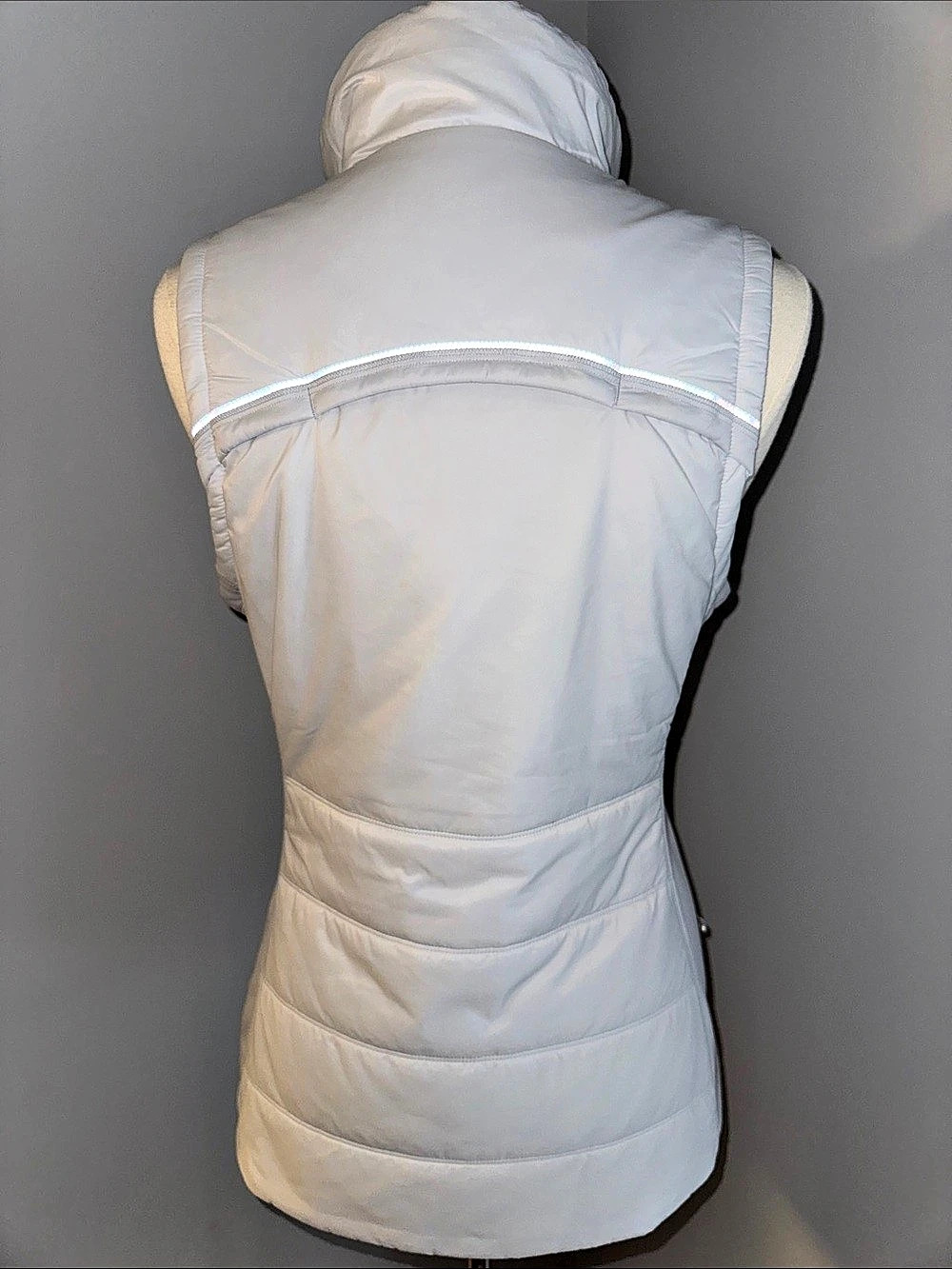 Athleta Rock Ridge PrimaLoft® Chevron Vest Fog Gray Medium - Picture 3 of 10